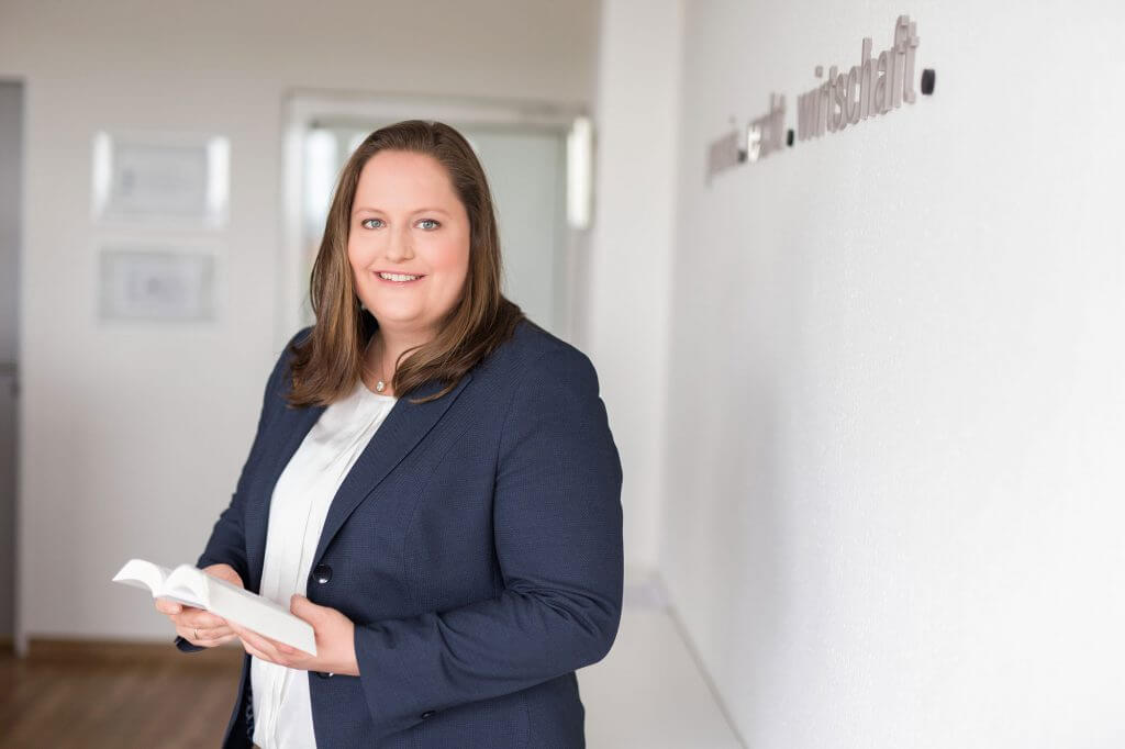 Stenger Anna, Fachanwältin Medizinrecht, L.LM